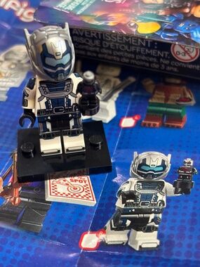 "Goliath" colmar2-8 Marvel Studios, Series 2 with stand, accessories & pamphlet